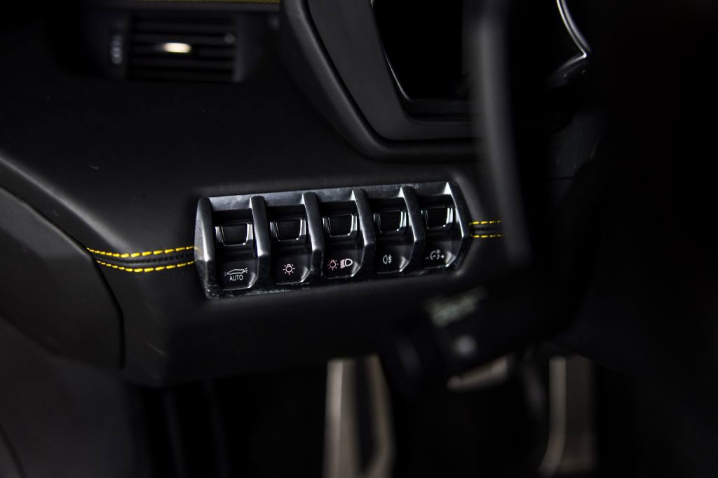 Used 2013 Lamborghini Aventador LP 700-4 image 21