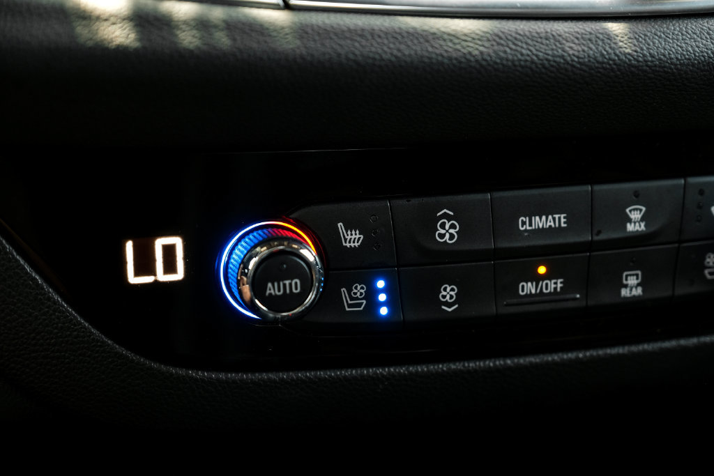 Used 2024 Buick Enclave Avenir w/ Avenir Technology Package FWD image 32