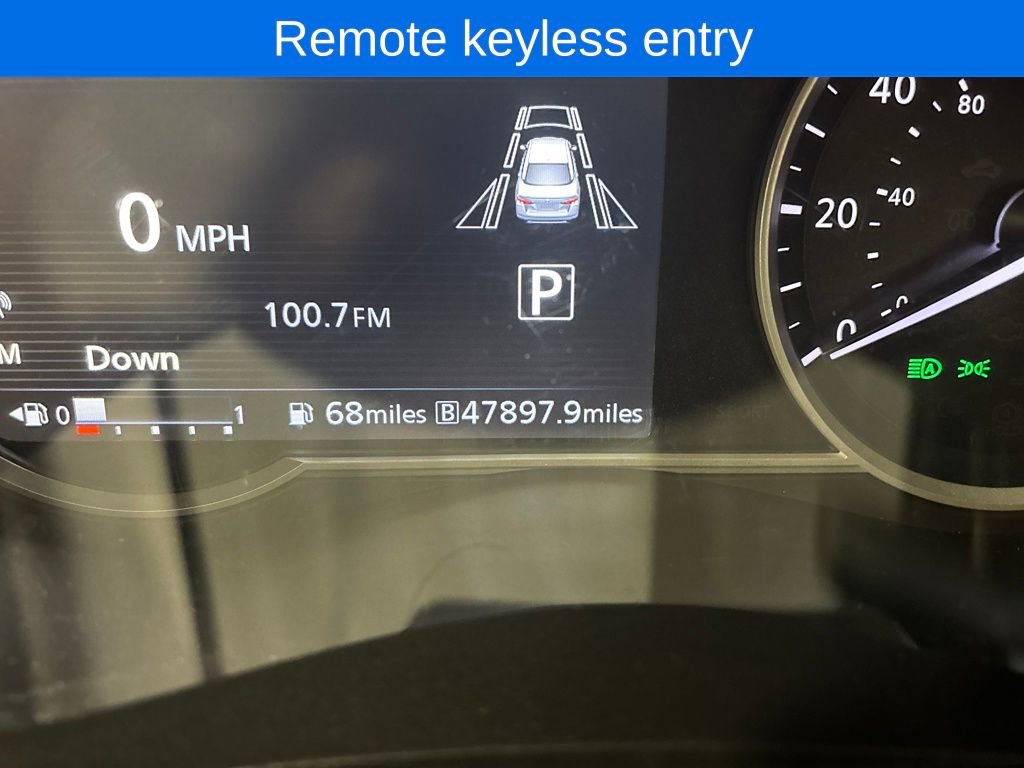 Used 2023 Nissan Versa SV image 6