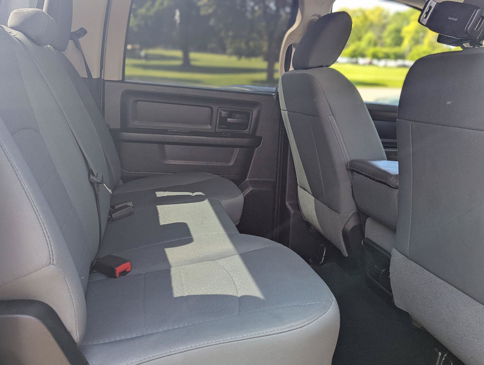Used 2017 RAM 1500 Express AWD/4WD image 22