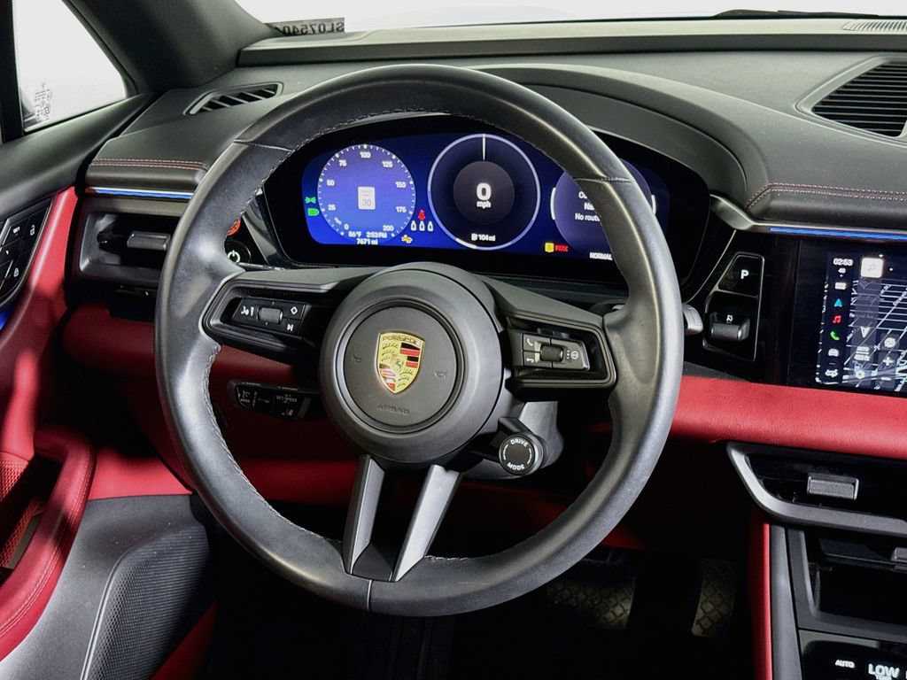 Certified 2025 Porsche Macan Electric RWD image 12