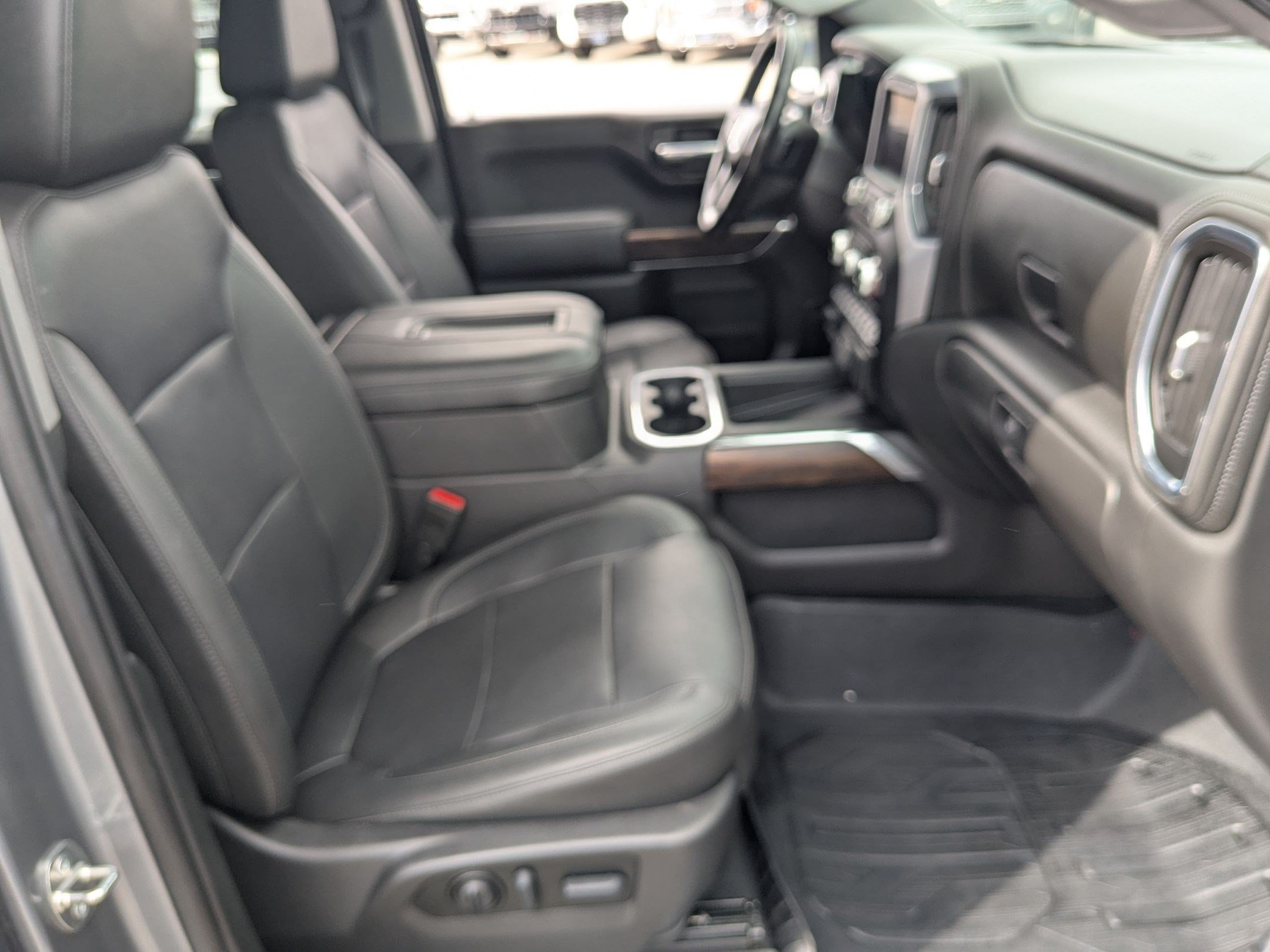 Certified 2022 GMC Sierra 1500 SLT w/ SLT Premium Plus Package AWD/4WD image 32