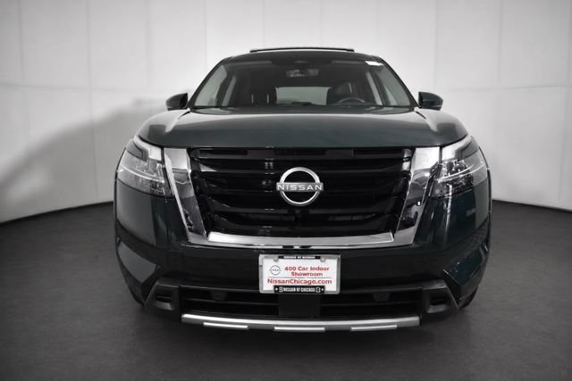 Used 2024 Nissan Pathfinder SL w/ Cargo Package AWD/4WD image 2