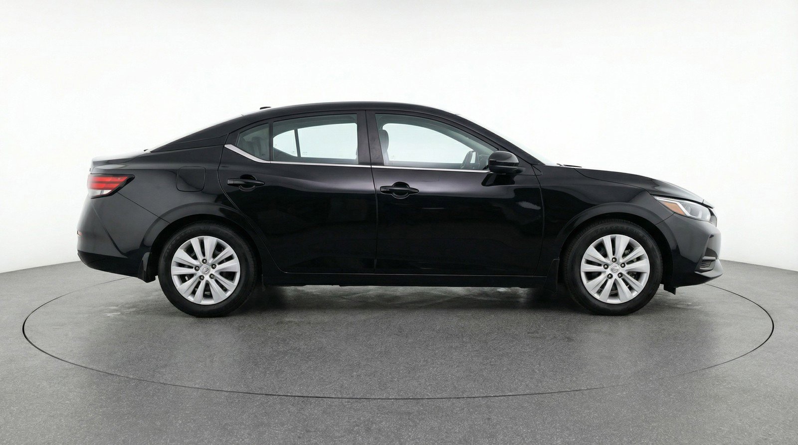 Used 2025 Nissan Sentra S FWD image 11