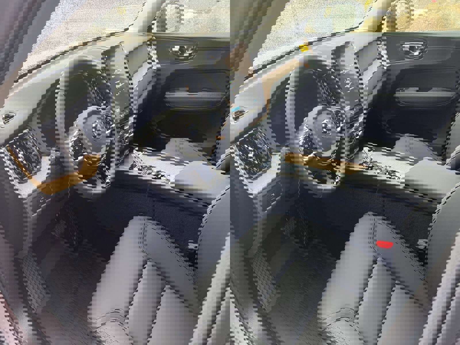 New 2026 Volvo XC60 B5 Core w/ Climate Package image 10