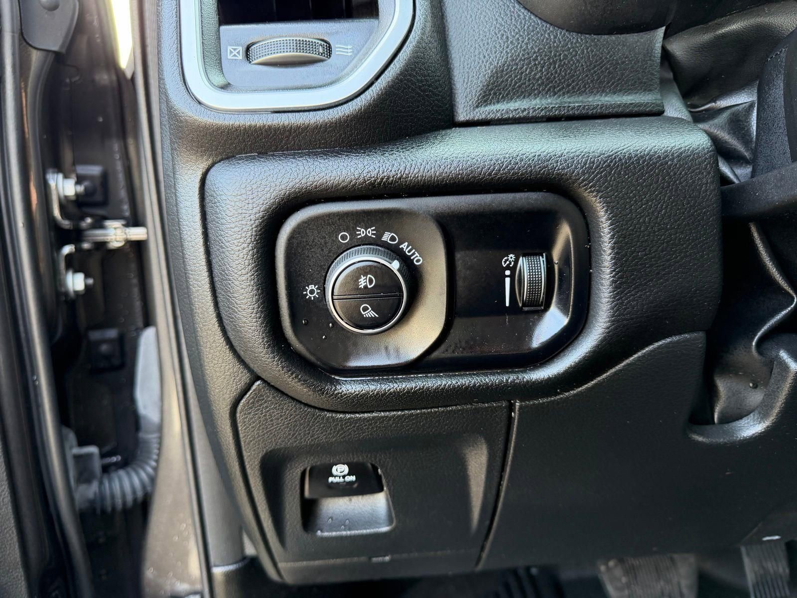 Used 2024 RAM 1500 Big Horn image 24