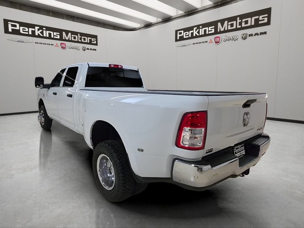 Used 2024 RAM 3500 Tradesman w/ Chrome Appearance Group AWD/4WD image 3