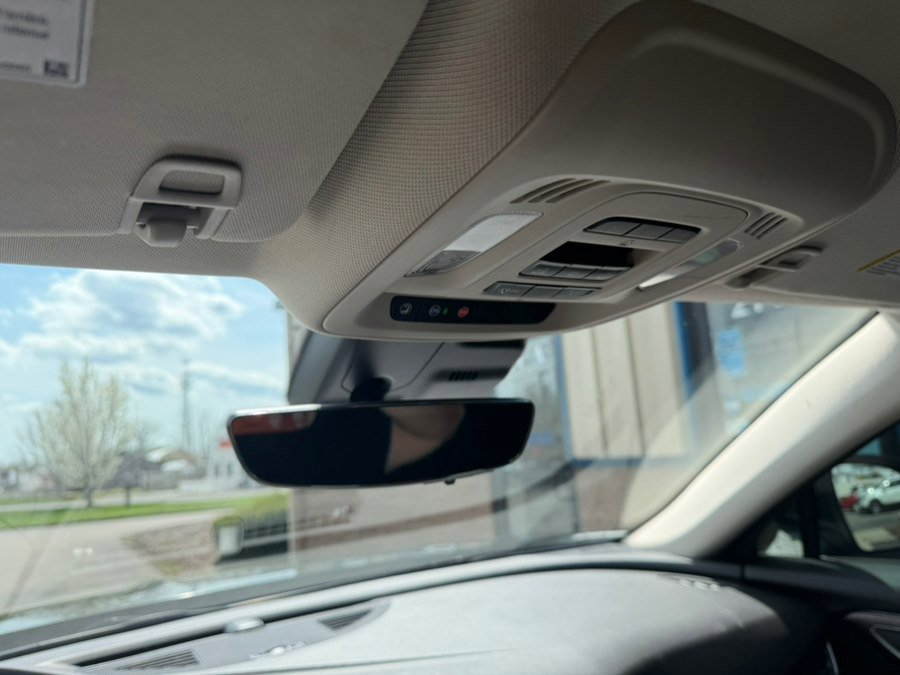 Used 2021 Buick Envision Avenir w/ Technology Package II image 21