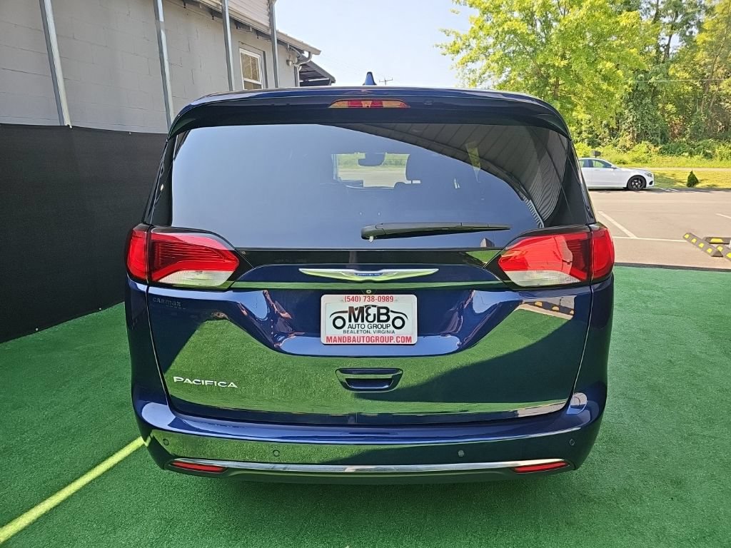 Used 2018 Chrysler Pacifica Touring-L Plus w/ Advanced Safetytec Group FWD image 4