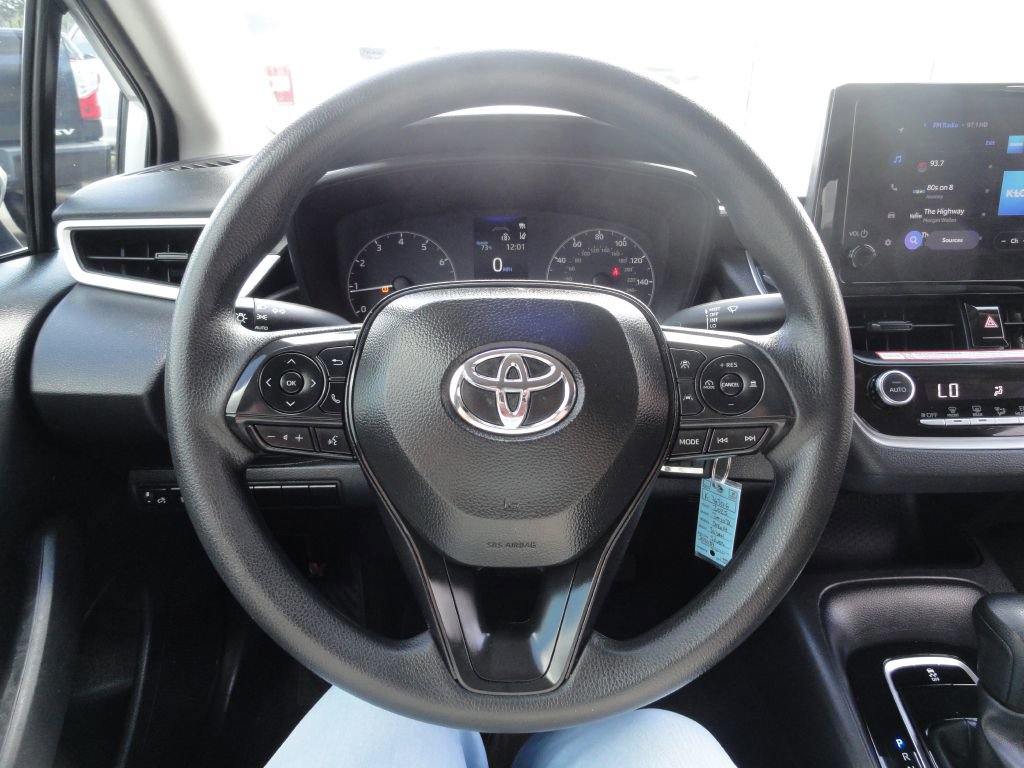 Used 2025 Toyota Corolla LE FWD image 17
