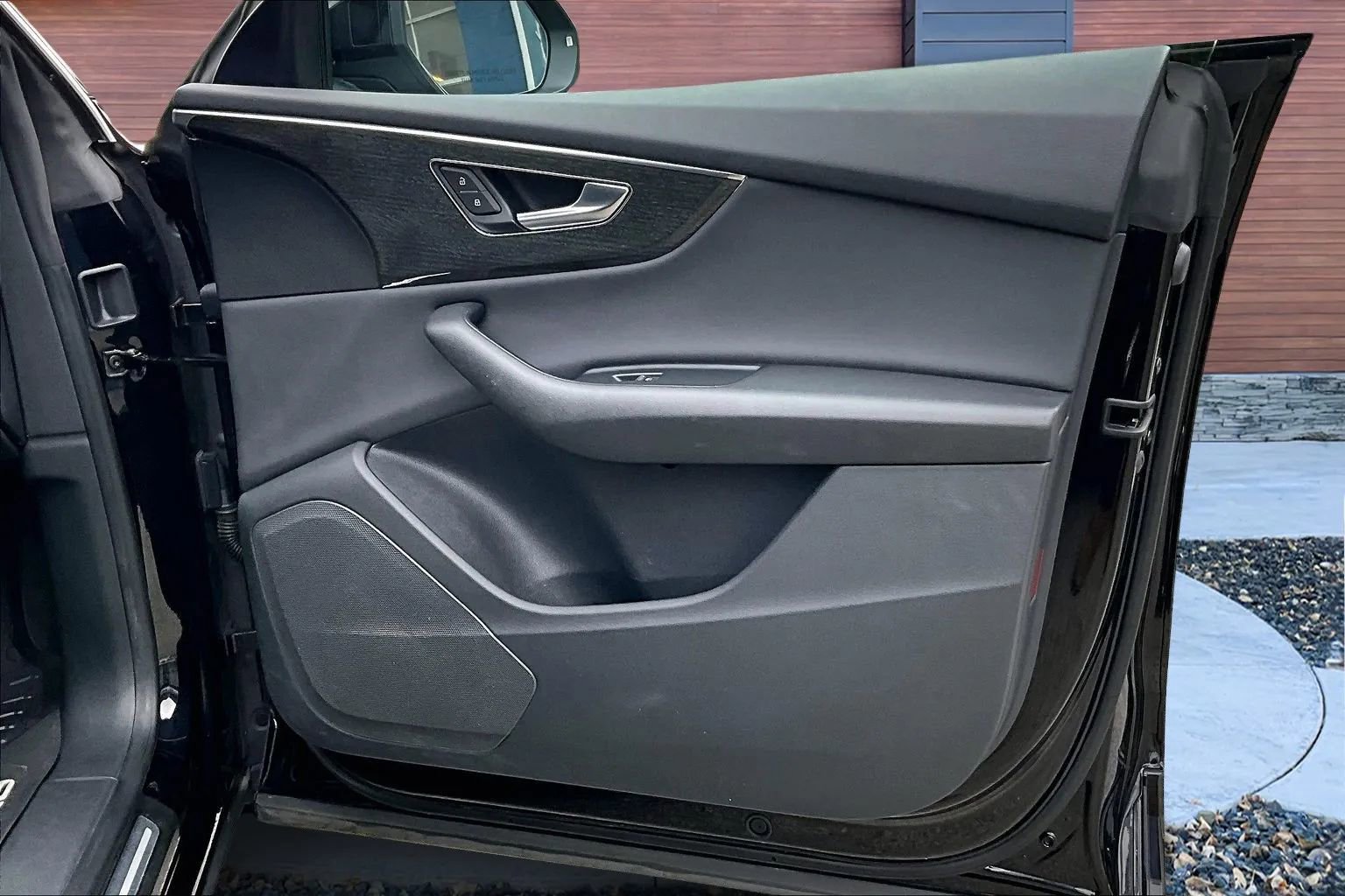 Used 2019 Audi Q8 Premium image 24