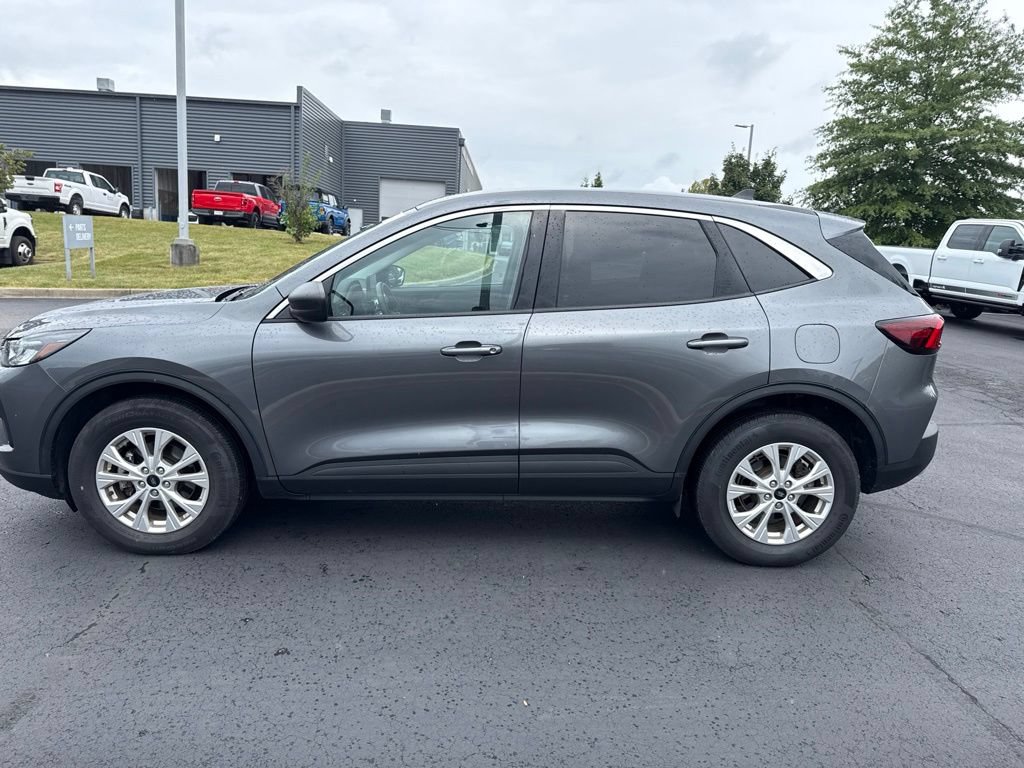 Used 2023 Ford Escape Active AWD/4WD image 4