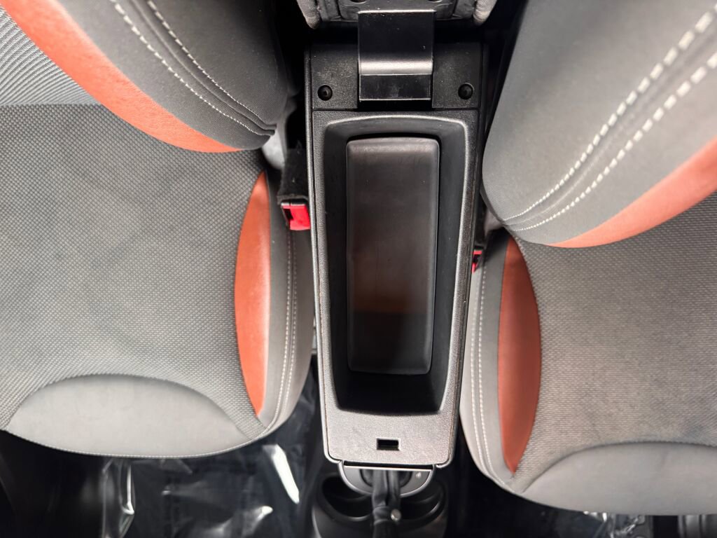Used 2014 FIAT 500L Trekking FWD image 19