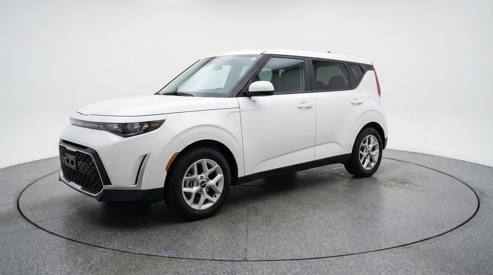 Used 2025 Kia Soul LX w/ LX Technology Package image 3