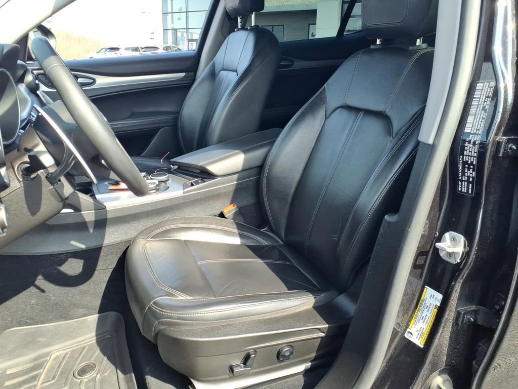 Used 2018 Alfa Romeo Stelvio Sport w/ Quick Order Package 22J Sport image 13