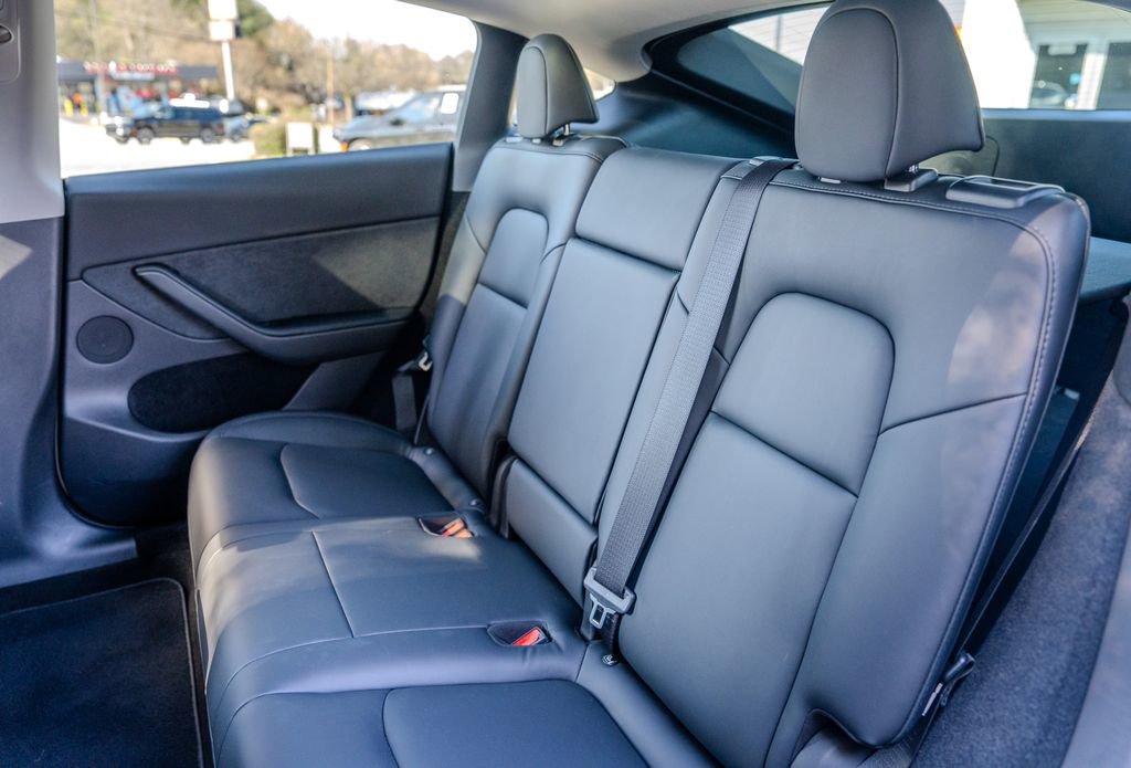 Used 2023 Tesla Model Y Long Range image 18