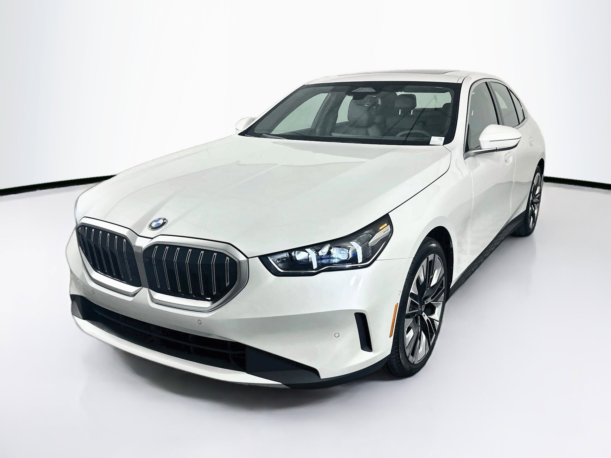Used 2024 BMW 530i w/ Premium Package RWD image 3