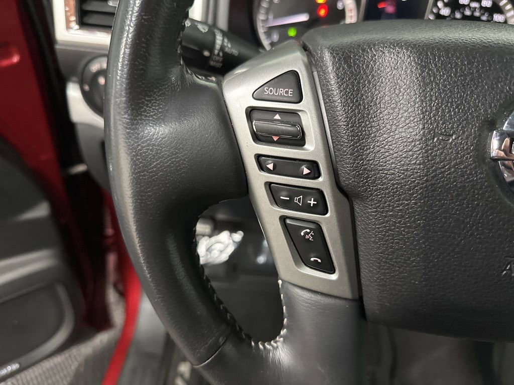 Used 2017 Nissan Titan PRO-4X w/ Pro-4x Convenience Package AWD/4WD image 18