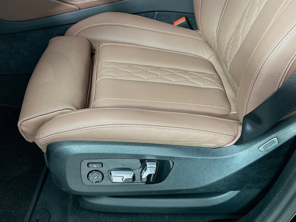 New 2027 BMW X6 M60i AWD/4WD image 21