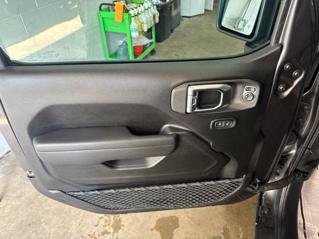 Used 2023 Jeep Wrangler Unlimited Sport AWD/4WD image 8