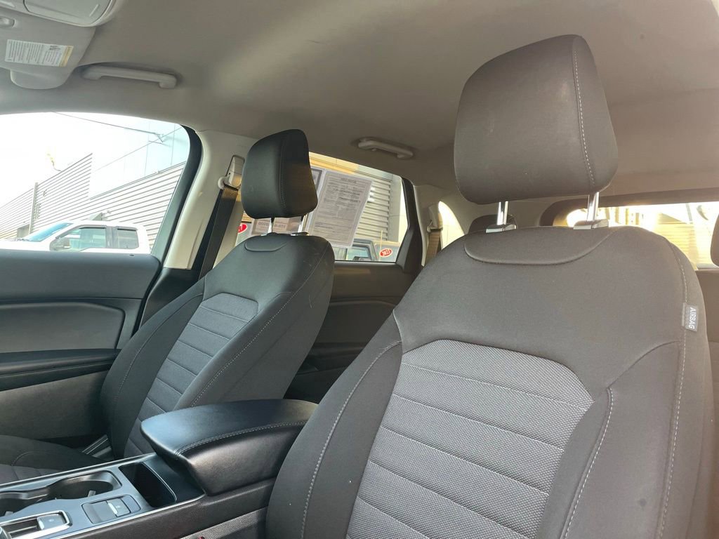 Used 2022 Ford Edge SE w/ Black Appearance Package image 12