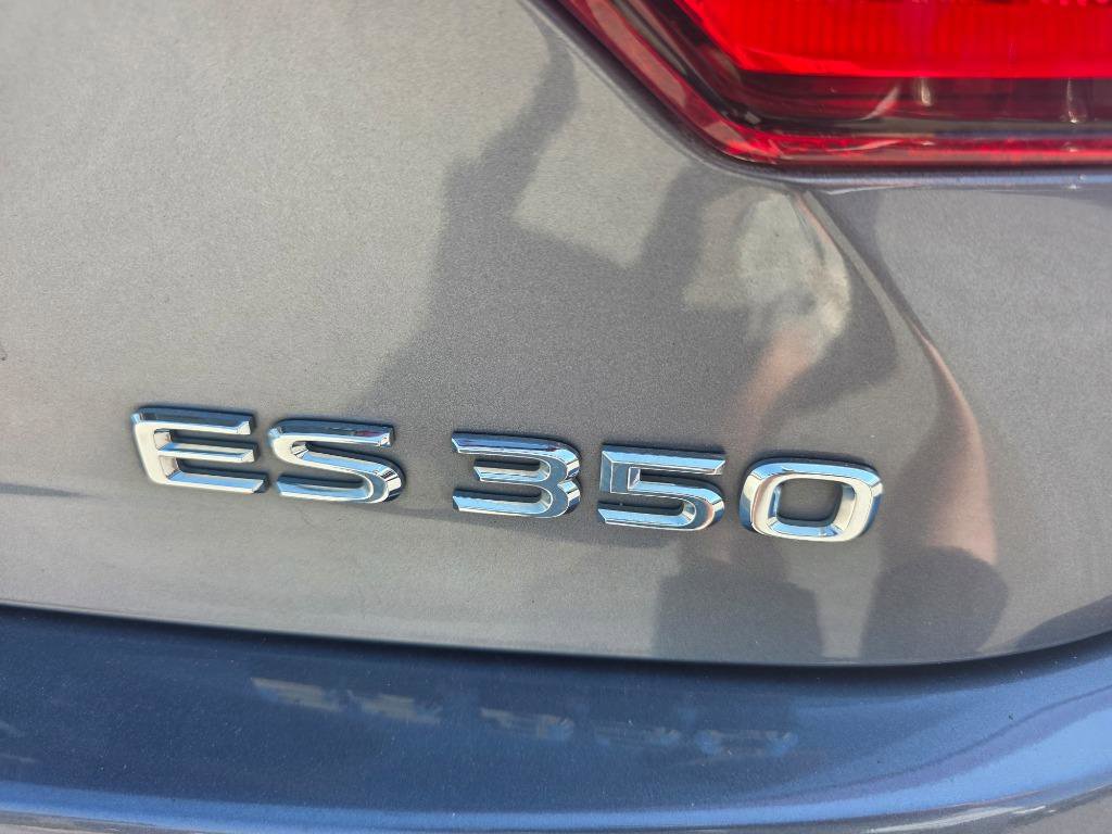 Used 2013 Lexus ES 350 w/ Luxury Pkg image 5
