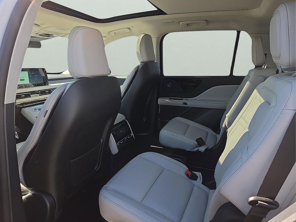 New 2026 Lincoln Aviator Reserve w/ Illumination Package AWD/4WD image 10