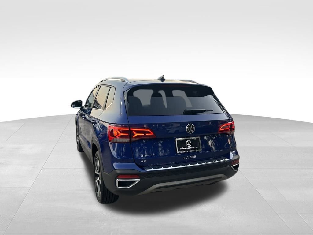 Used 2022 Volkswagen Taos SE w/ Driver Assistance Package image 6