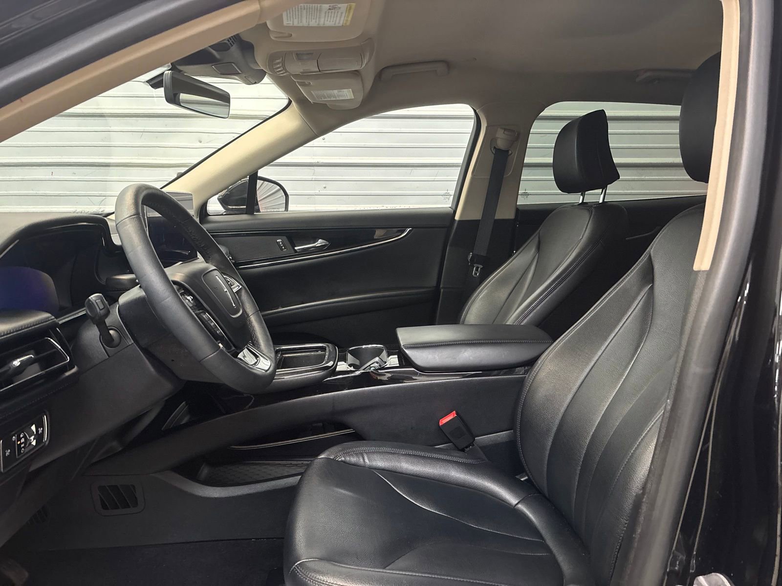 Used 2022 Lincoln Nautilus AWD image 10