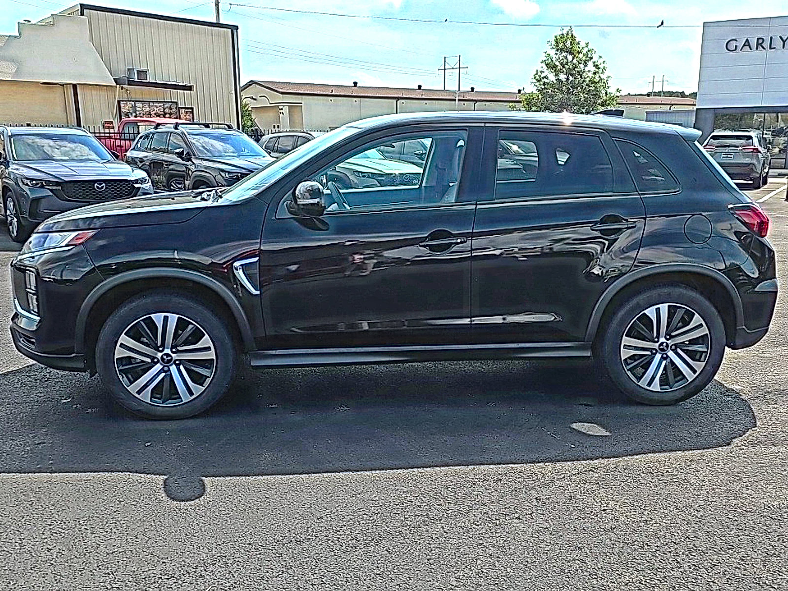 Used 2023 Mitsubishi Outlander Sport SE AWD/4WD image 4