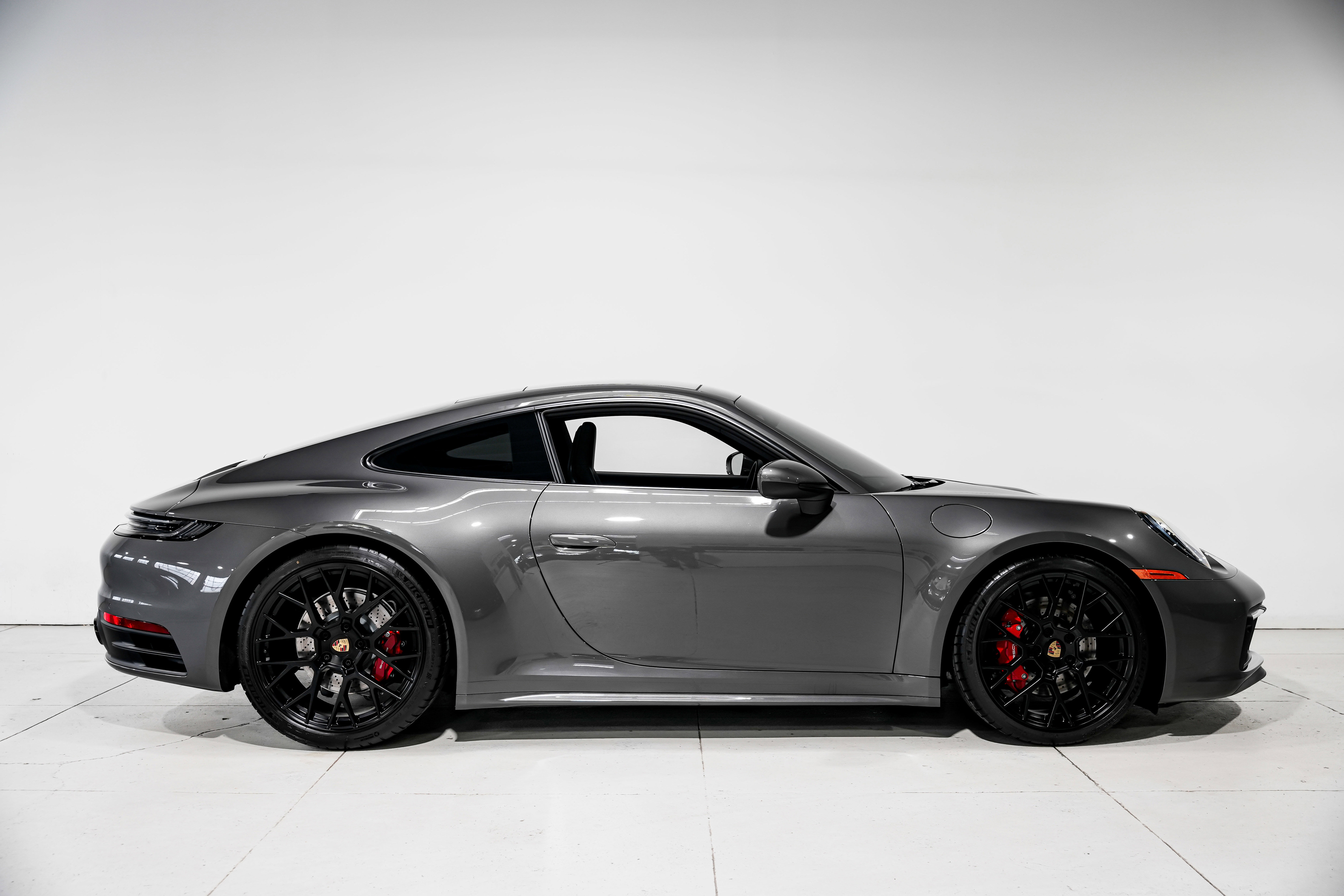 Used 2024 Porsche 911 Carrera S RWD image 2