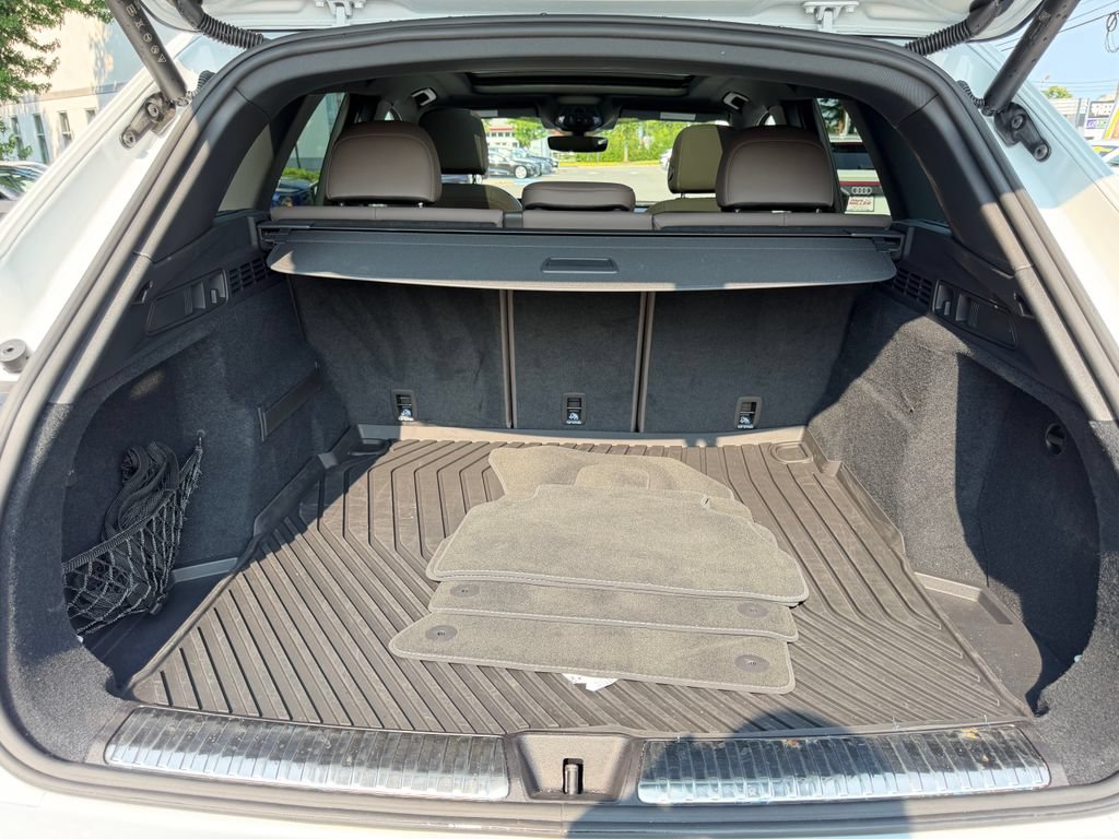 Used 2025 Audi Q5 Premium w/ Convenience Package AWD/4WD image 33