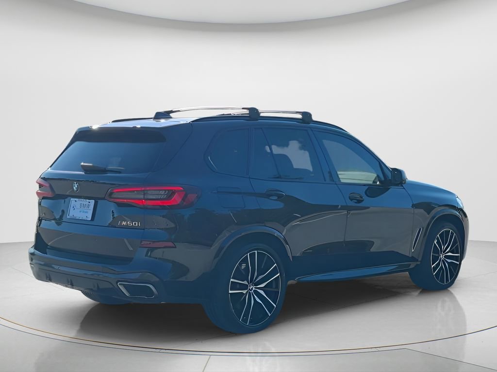 Used 2022 BMW X5 M50i image 8