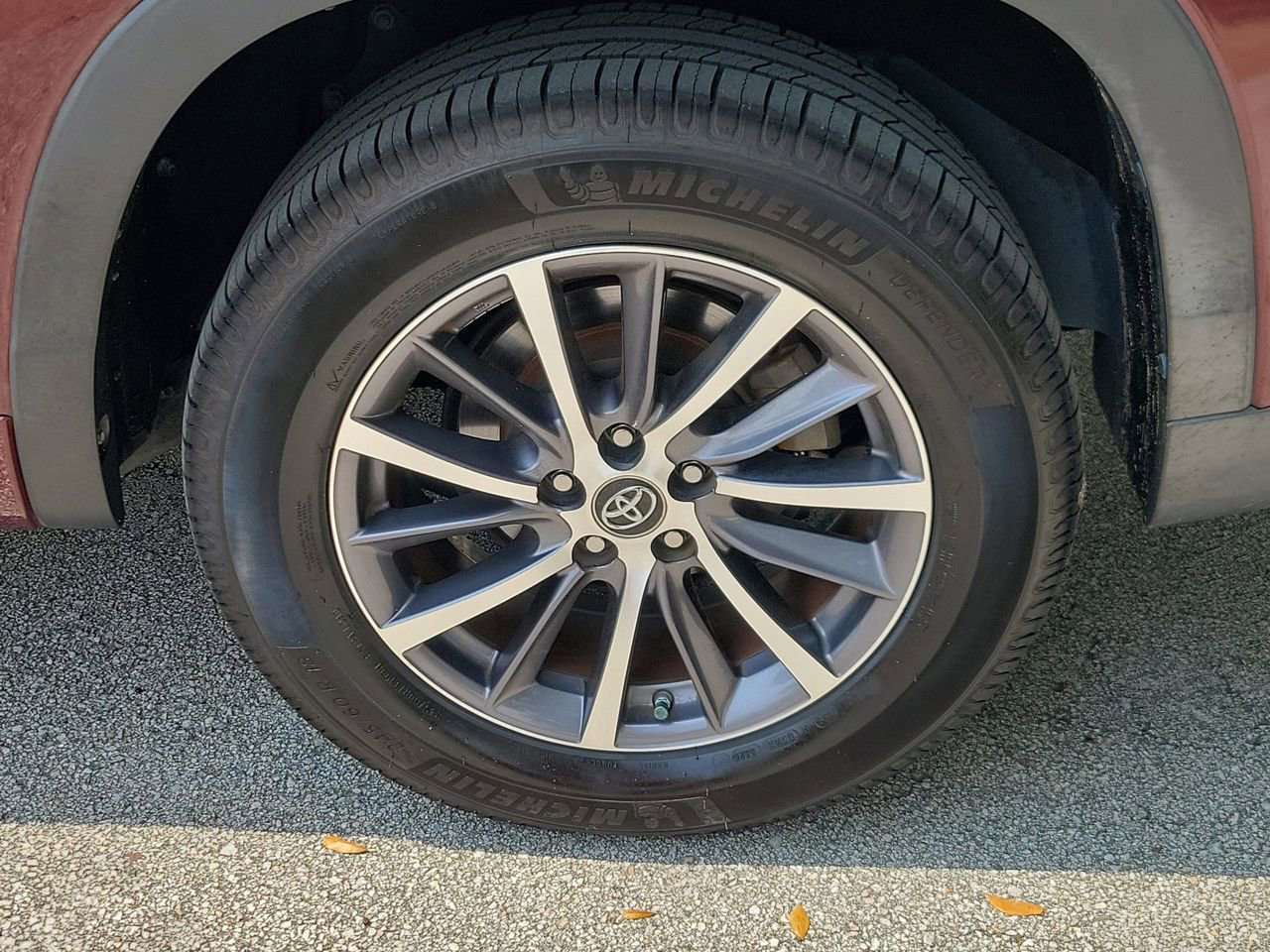 Used 2017 Toyota Highlander XLE image 5