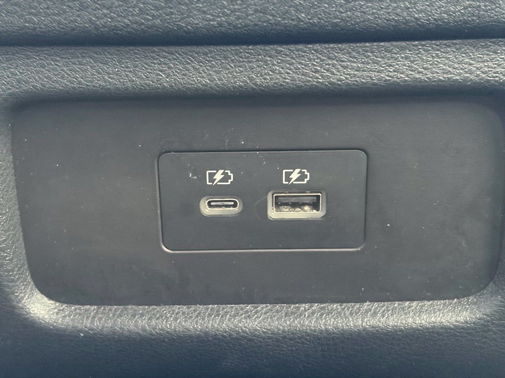 Used 2025 Nissan Pathfinder SV AWD/4WD image 16
