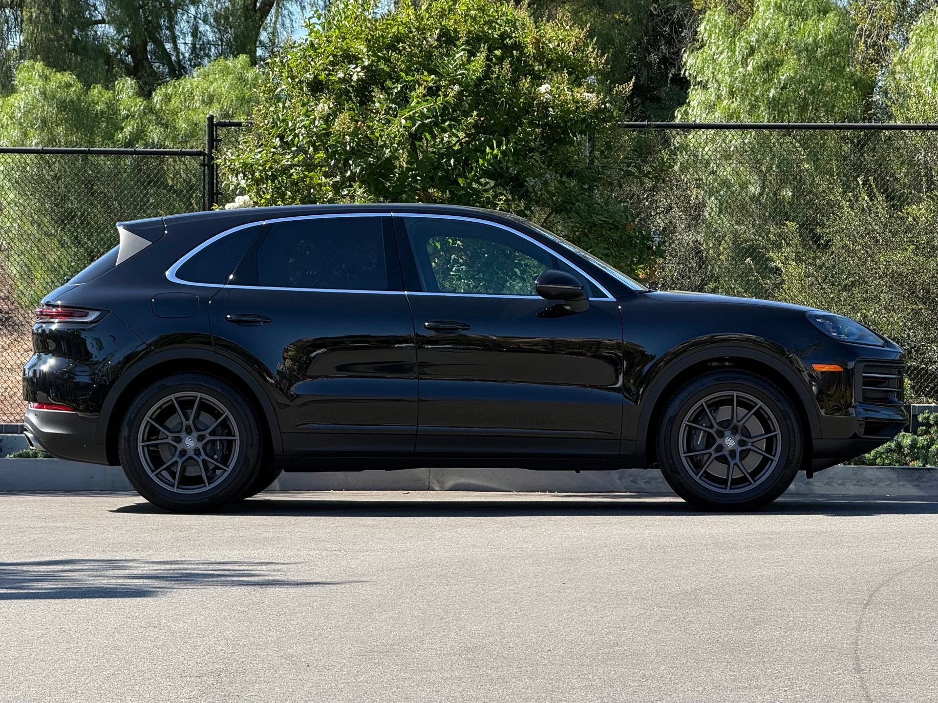 Certified 2024 Porsche Cayenne AWD/4WD image 8
