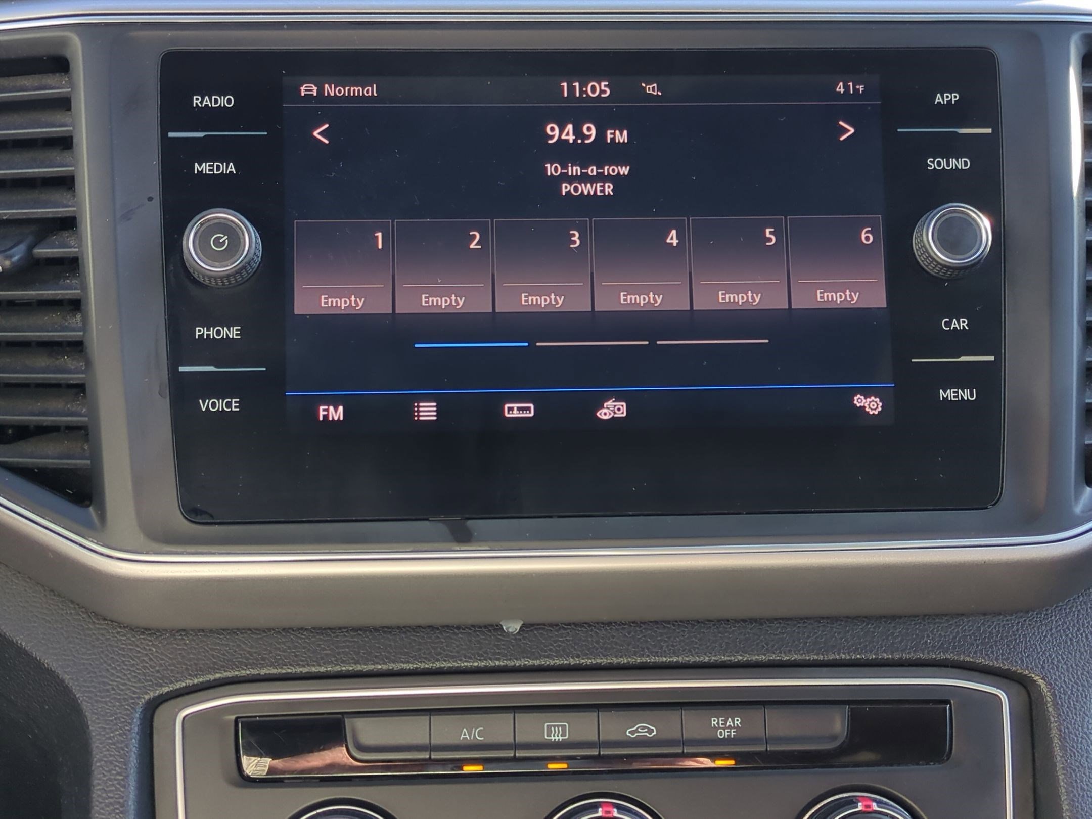 Used 2018 Volkswagen Atlas Launch Edition image 24