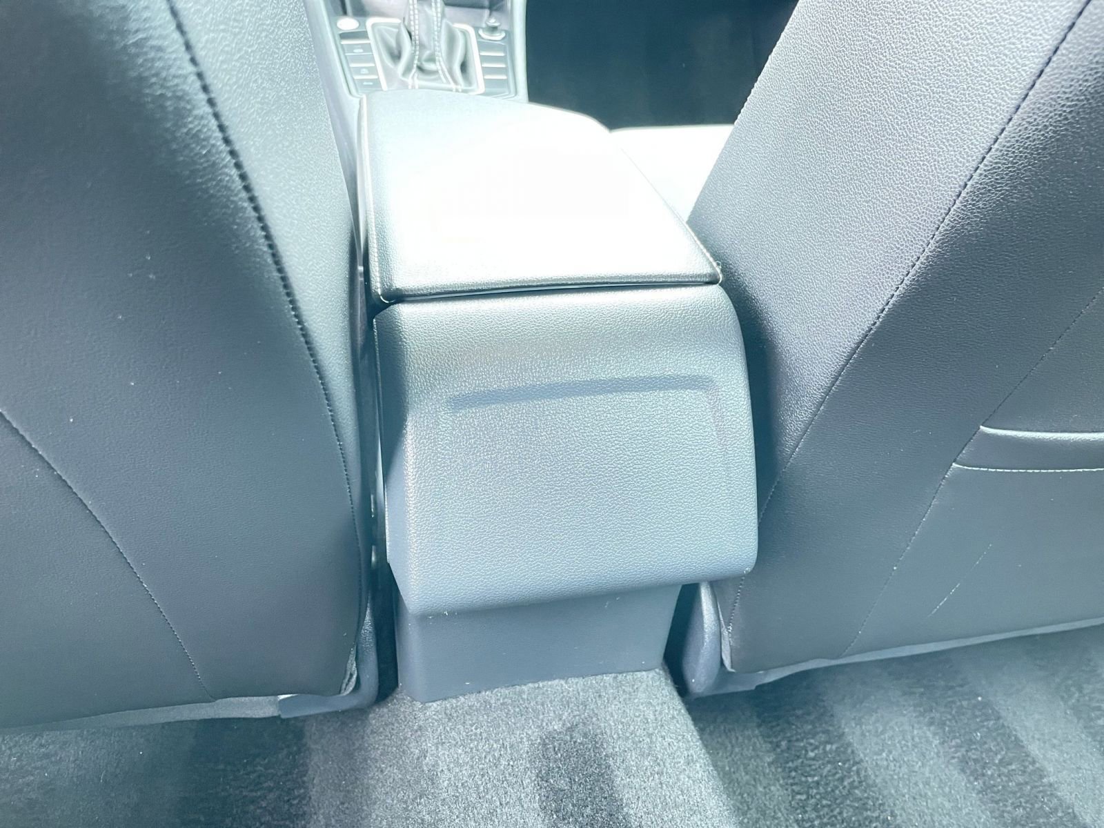 Used 2025 Volkswagen Jetta SE image 24