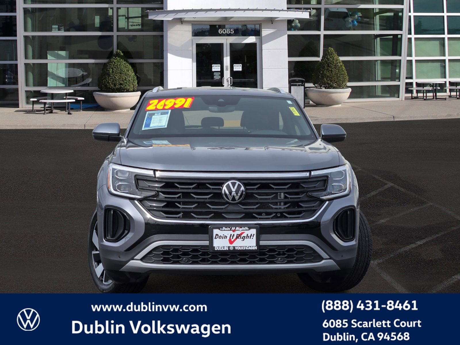 Used 2024 Volkswagen Atlas Cross Sport SE image 2