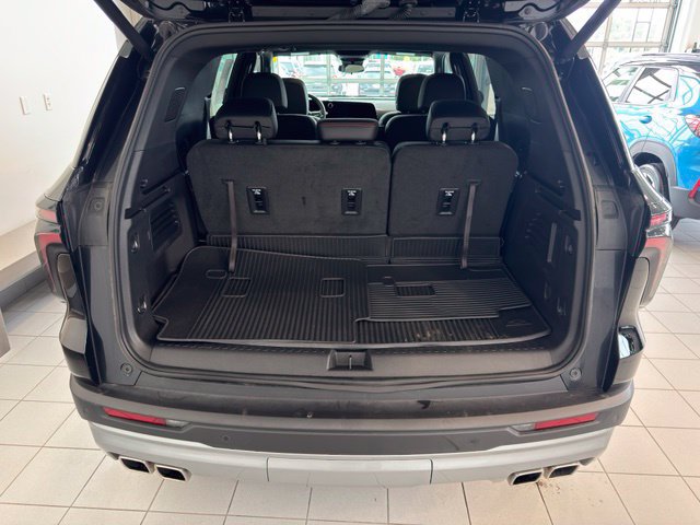 Certified 2025 Chevrolet Traverse Z71 w/ LPO, Floor Liner Package AWD/4WD image 45