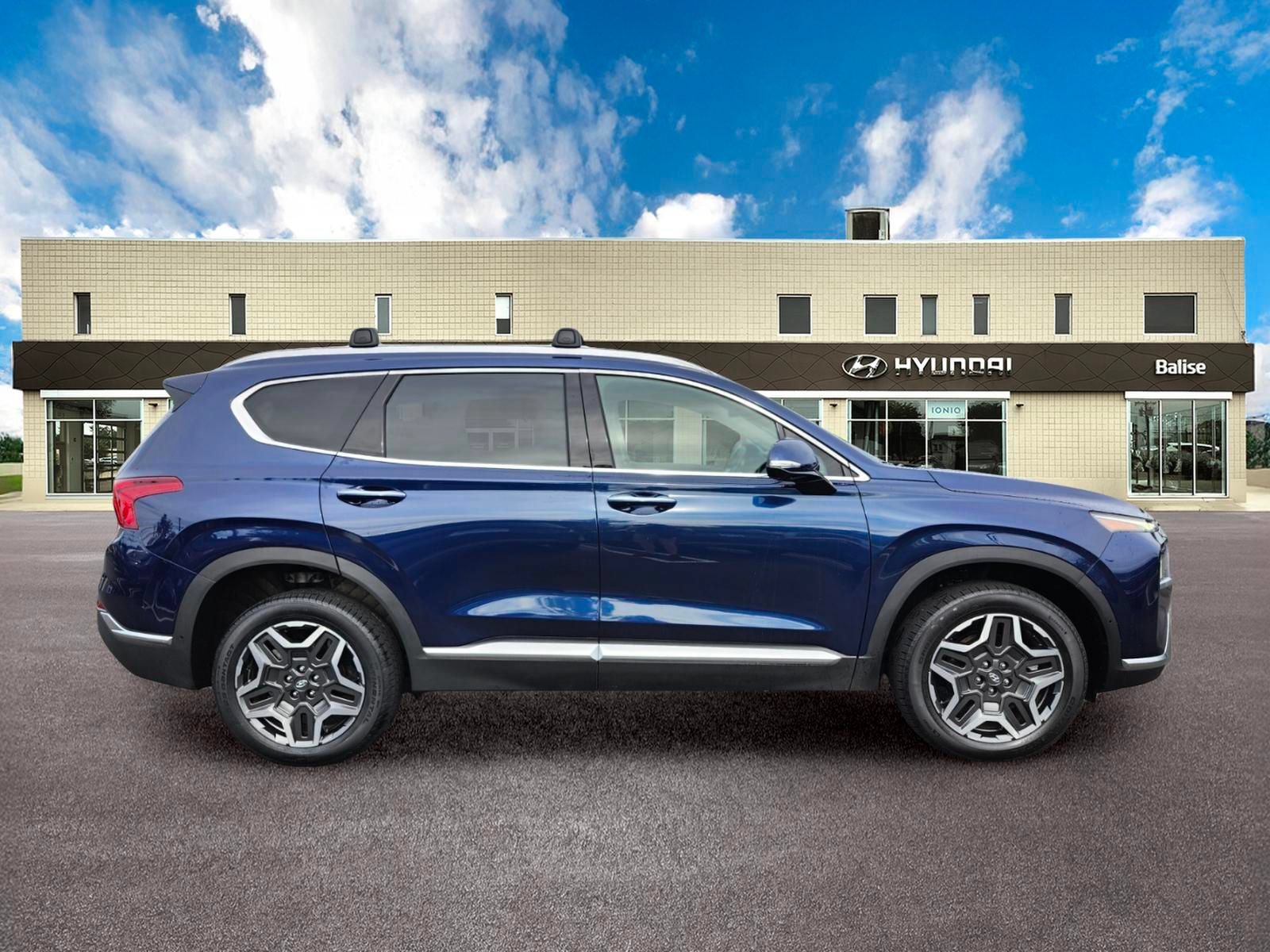 Certified 2022 Hyundai Santa Fe Limited AWD/4WD image 2