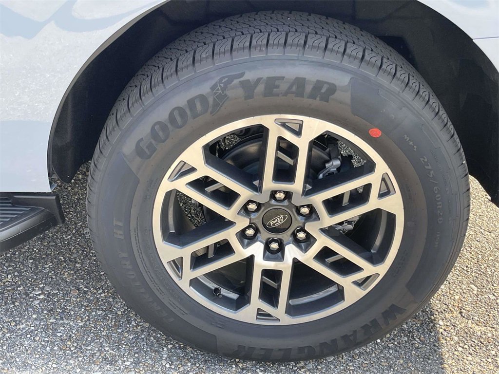 New 2025 Ford Expedition Active image 9