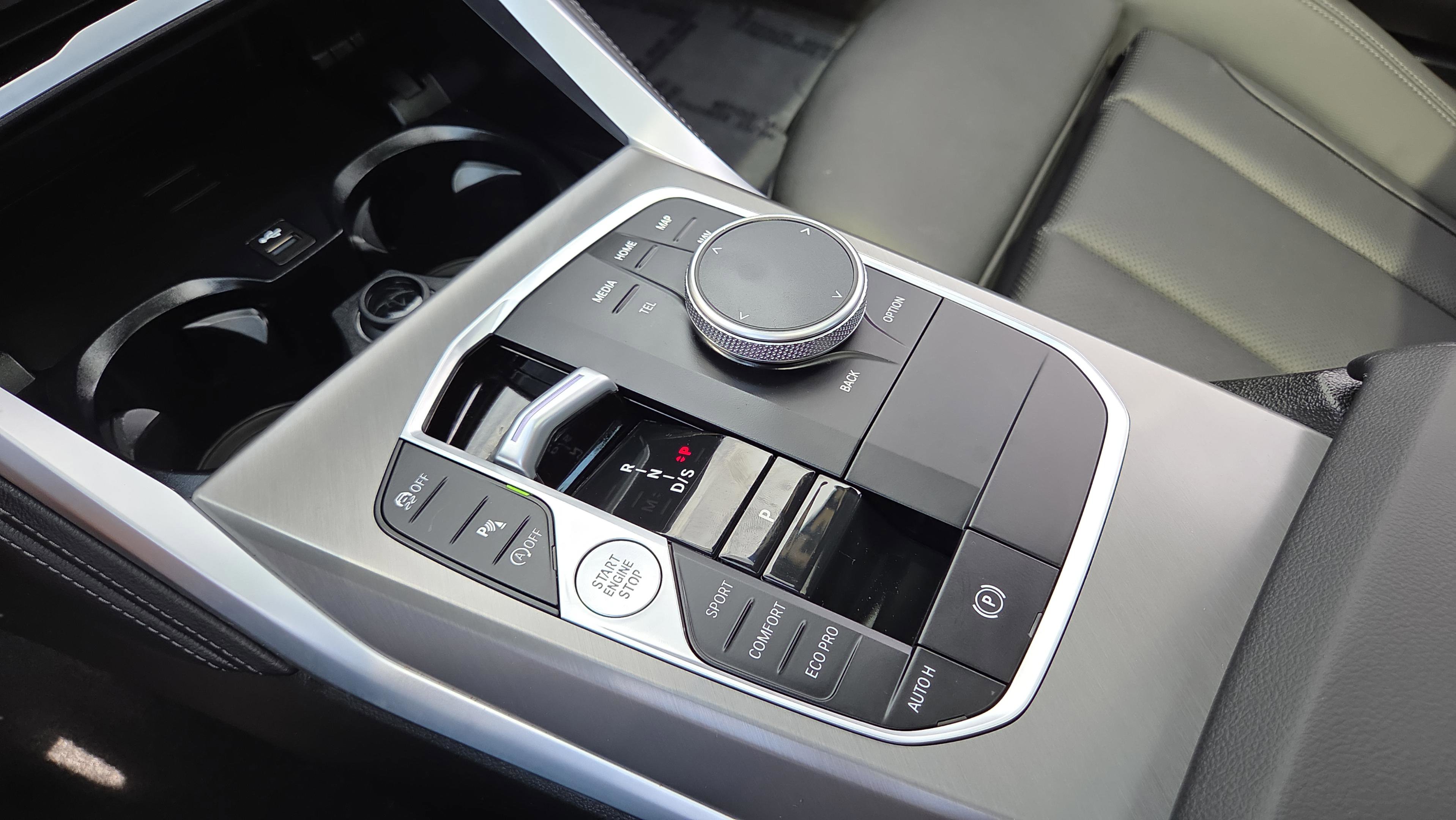 Certified 2025 BMW 230i Coupe w/ M Sport Package RWD image 32
