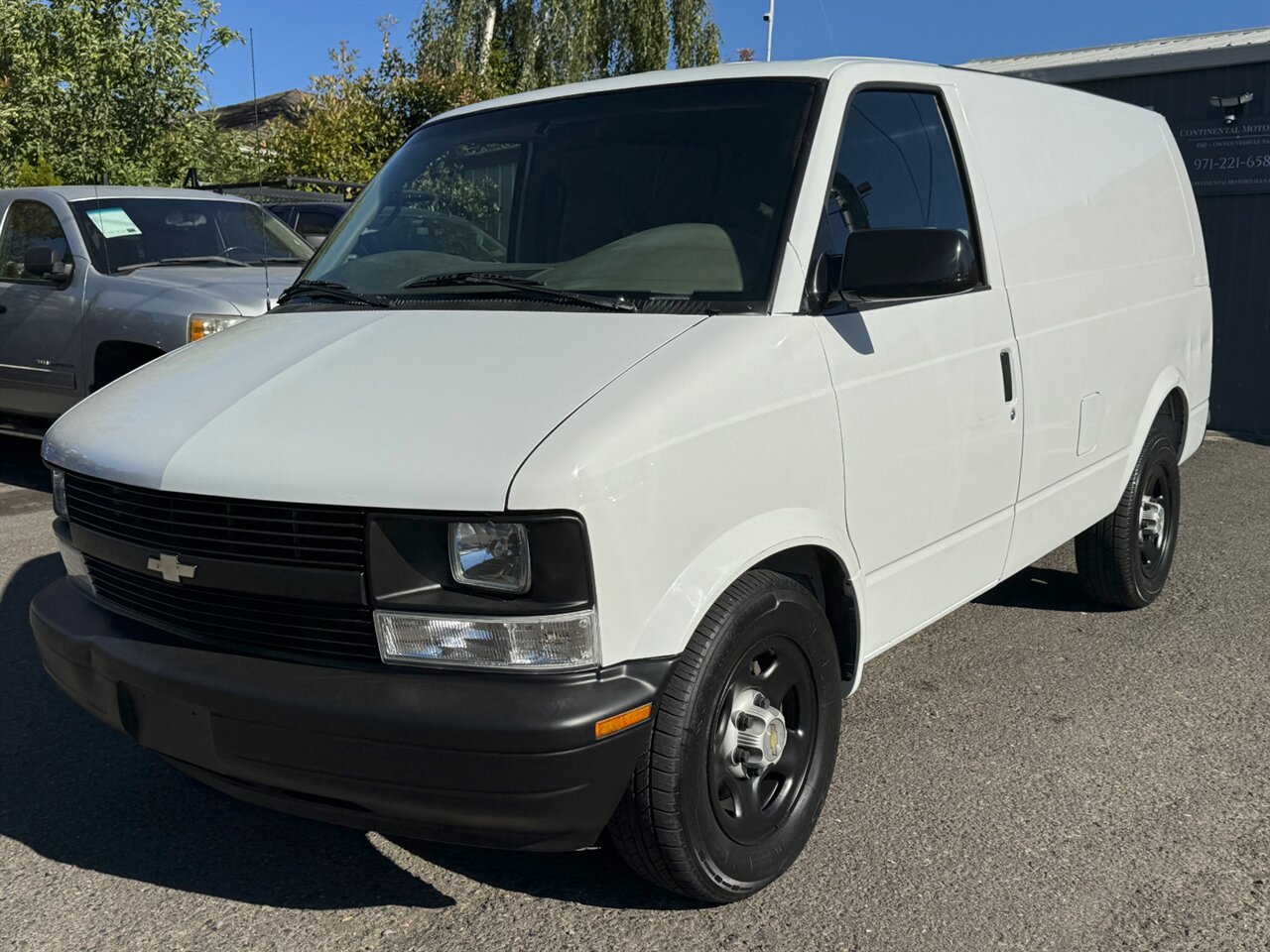 Used 2005 Chevrolet Astro RWD image 3