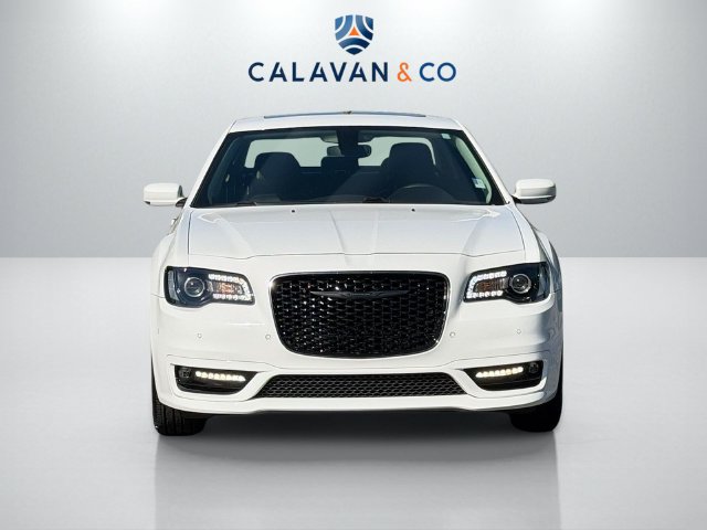 Used 2023 Chrysler 300 Touring L w/ Popular Equipment Group RWD image 2