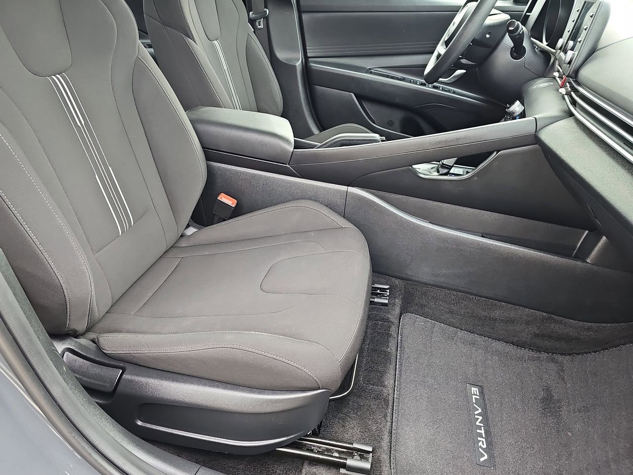 Used 2023 Hyundai Elantra SEL image 13