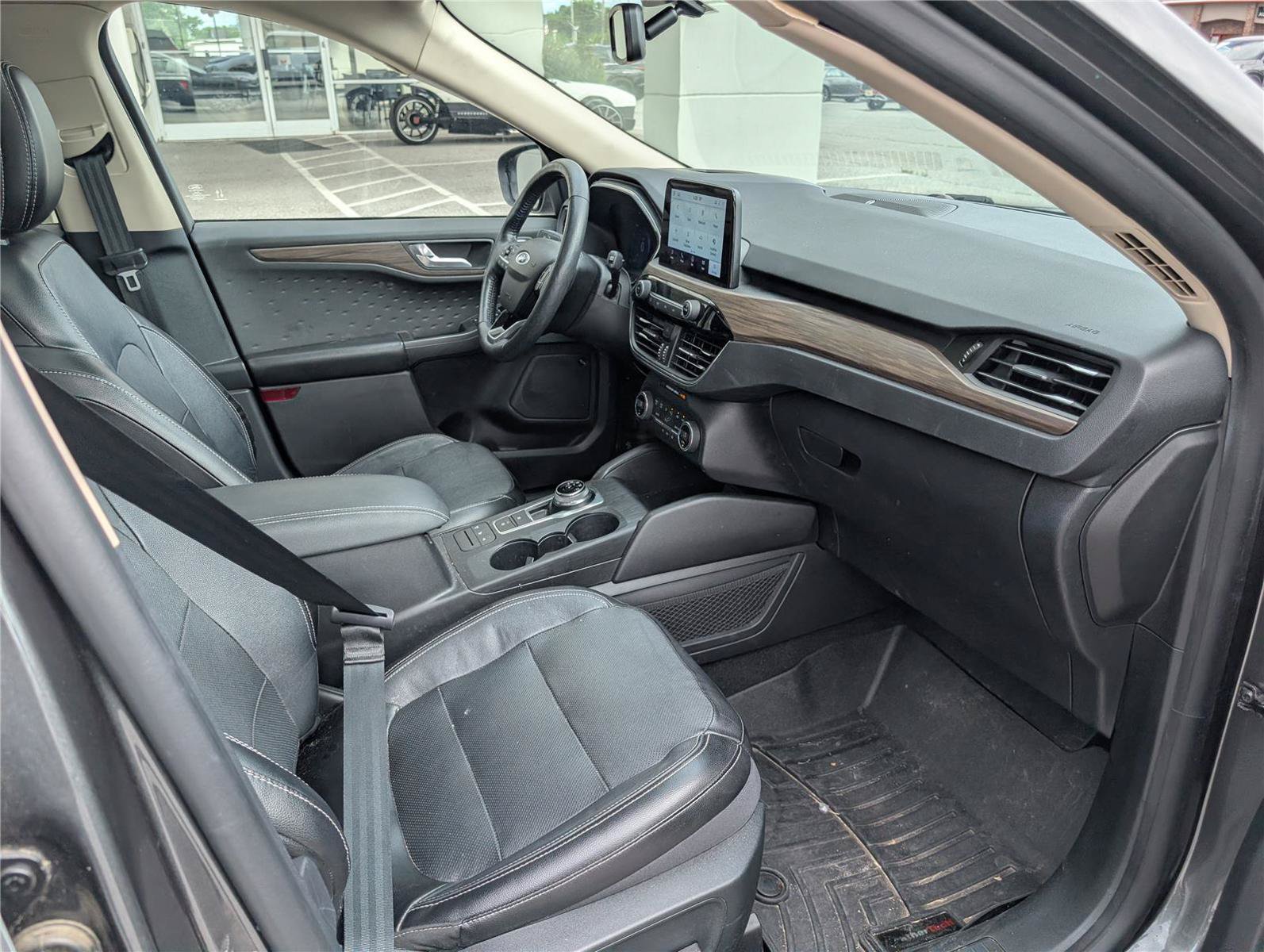 Used 2020 Ford Escape Titanium AWD/4WD image 11