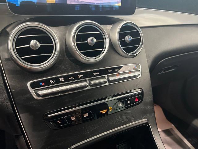 Used 2021 Mercedes-Benz GLC 300 4MATIC image 31