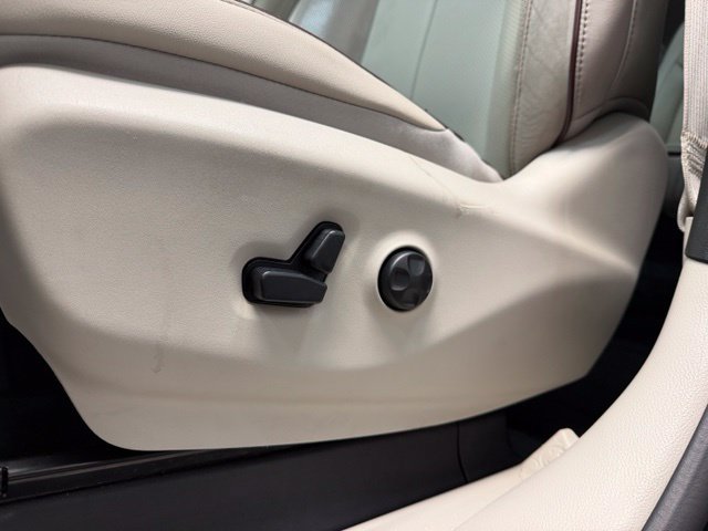 Used 2019 Chrysler Pacifica Limited FWD image 14