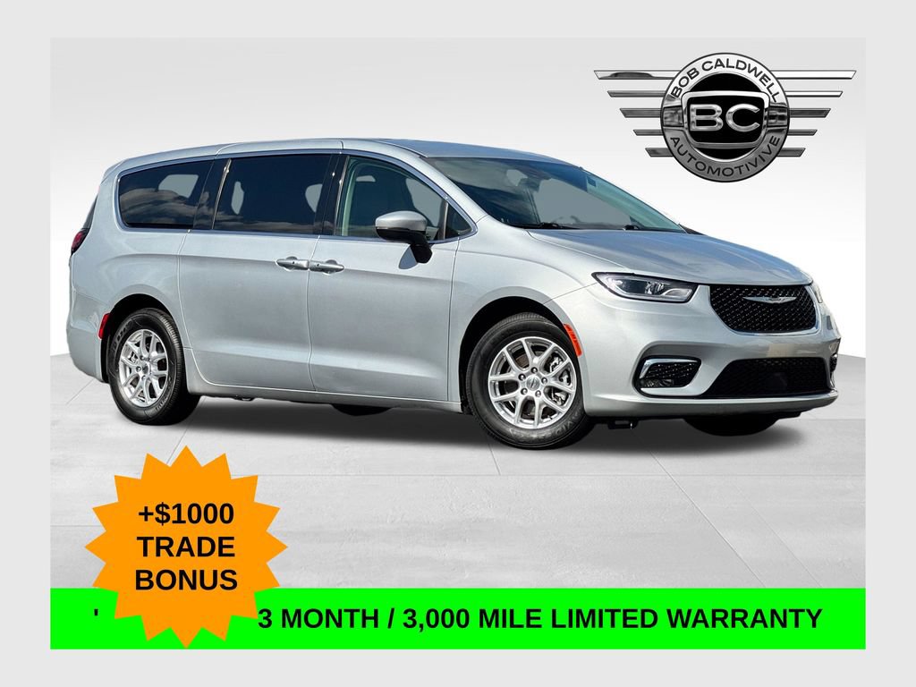 Used 2023 Chrysler Pacifica Touring-L FWD 360° Tour
